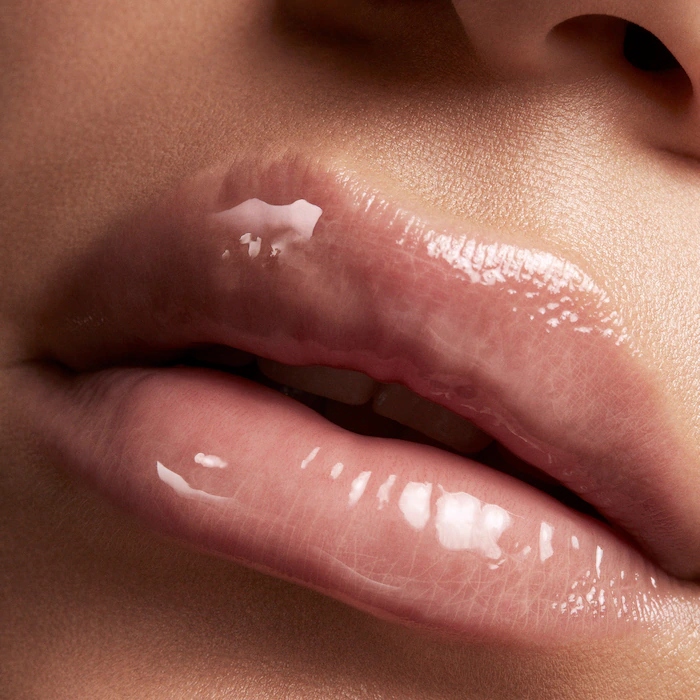 Fenty Beauty by Rihanna Gloss Bomb Universal Lip Luminizer – Glass Slipper – clear