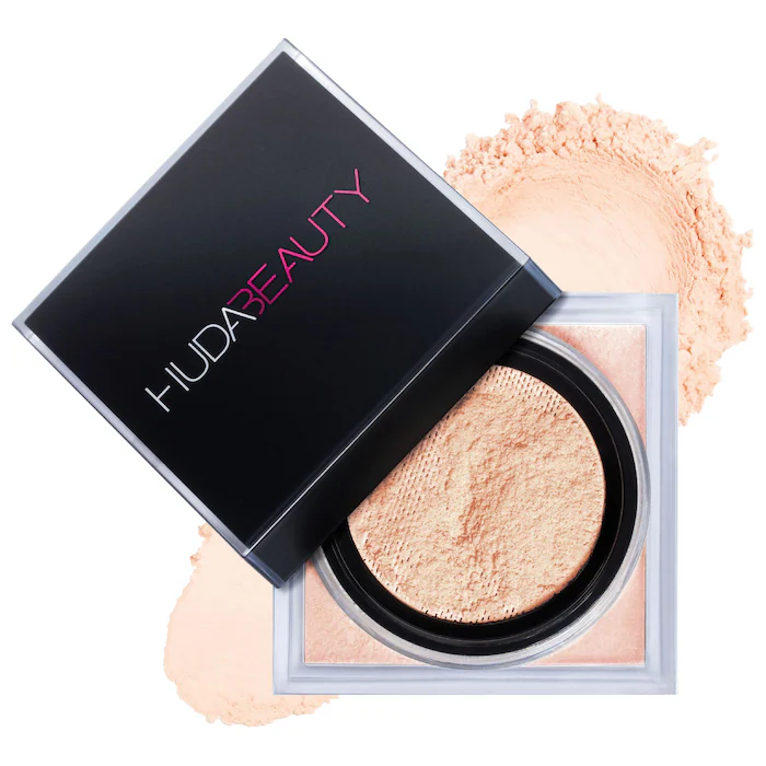 HUDA BEAUTY Easy Bake Blurring Loose Baking & Setting Powder – Peach Pie – medium to tan with warm undertones
